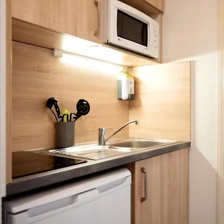 Sejours & Affaires Annecy Le Pont Neuf 2* Cran-Gévrier