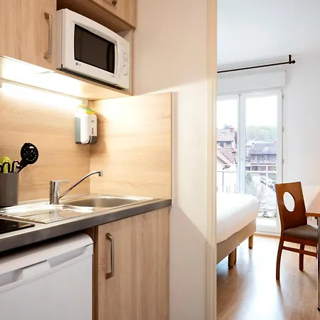 Sejours & Affaires Annecy Le Pont Neuf 2*