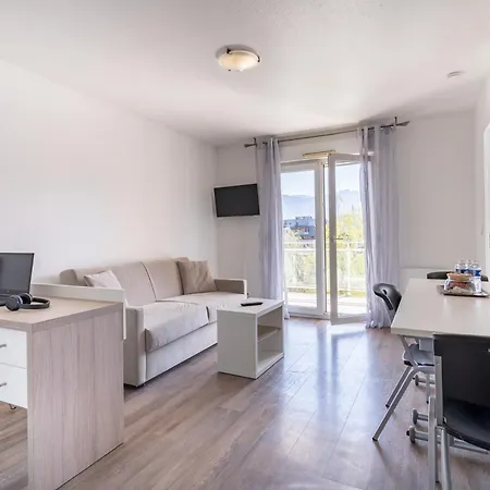 Séjours&affaires Annecy Le Pont Neuf Appart hôtel