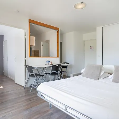 Aparthotel Sejours & Affaires Annecy Le Pont Neuf
