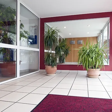 Aparthotel Sejours & Affaires Annecy Le Pont Neuf Cran-Gevrier