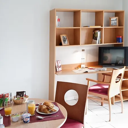 Lägenhetshotell Sejours & Affaires Annecy Le Pont Neuf Cran-Gévrier