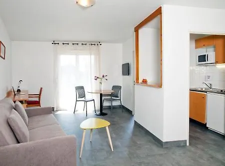 Séjours&affaires Annecy Le Pont Neuf Appart hôtel Cran-Gevrier